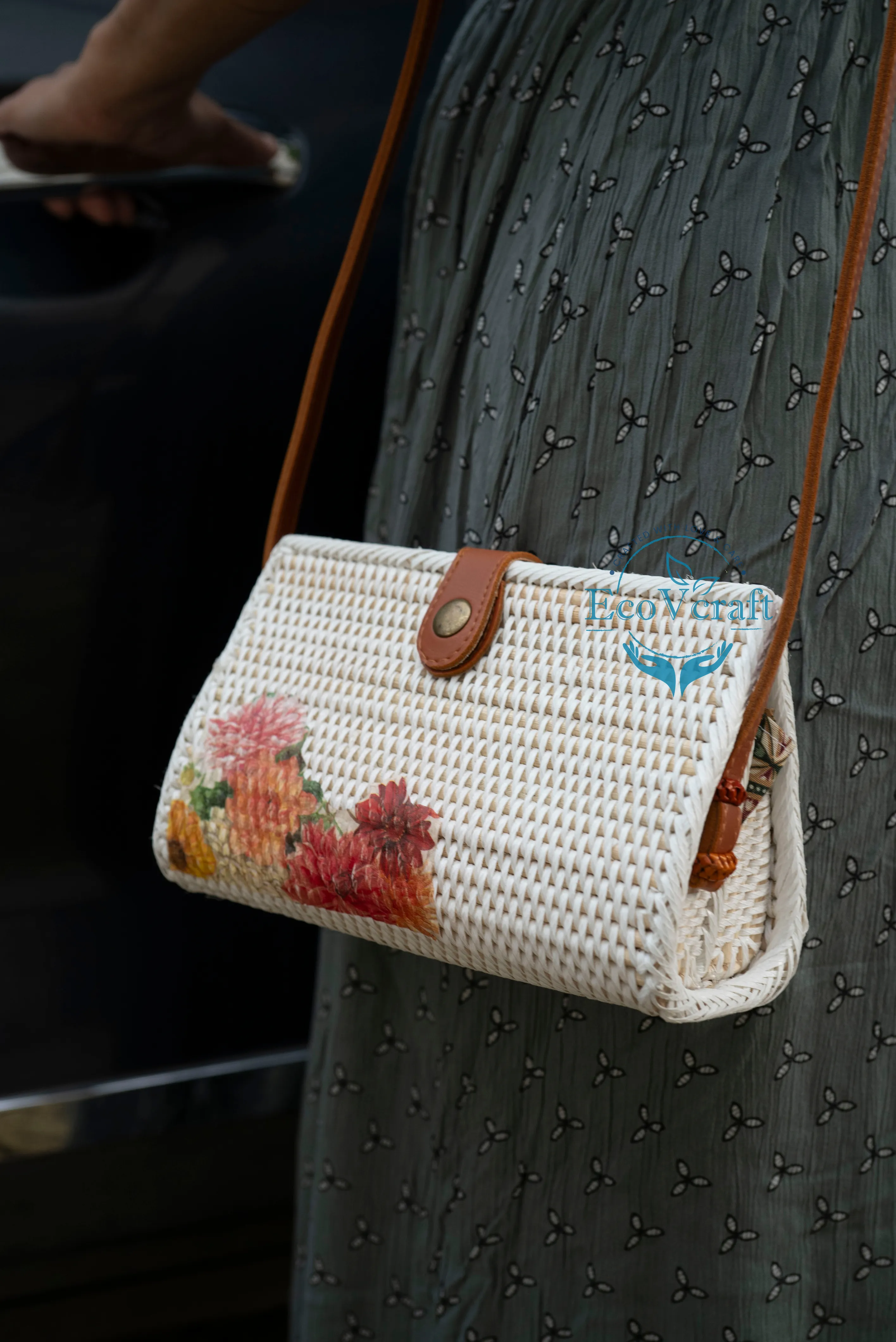 Dahila Classic White Triangular Crossbody Sling Bag