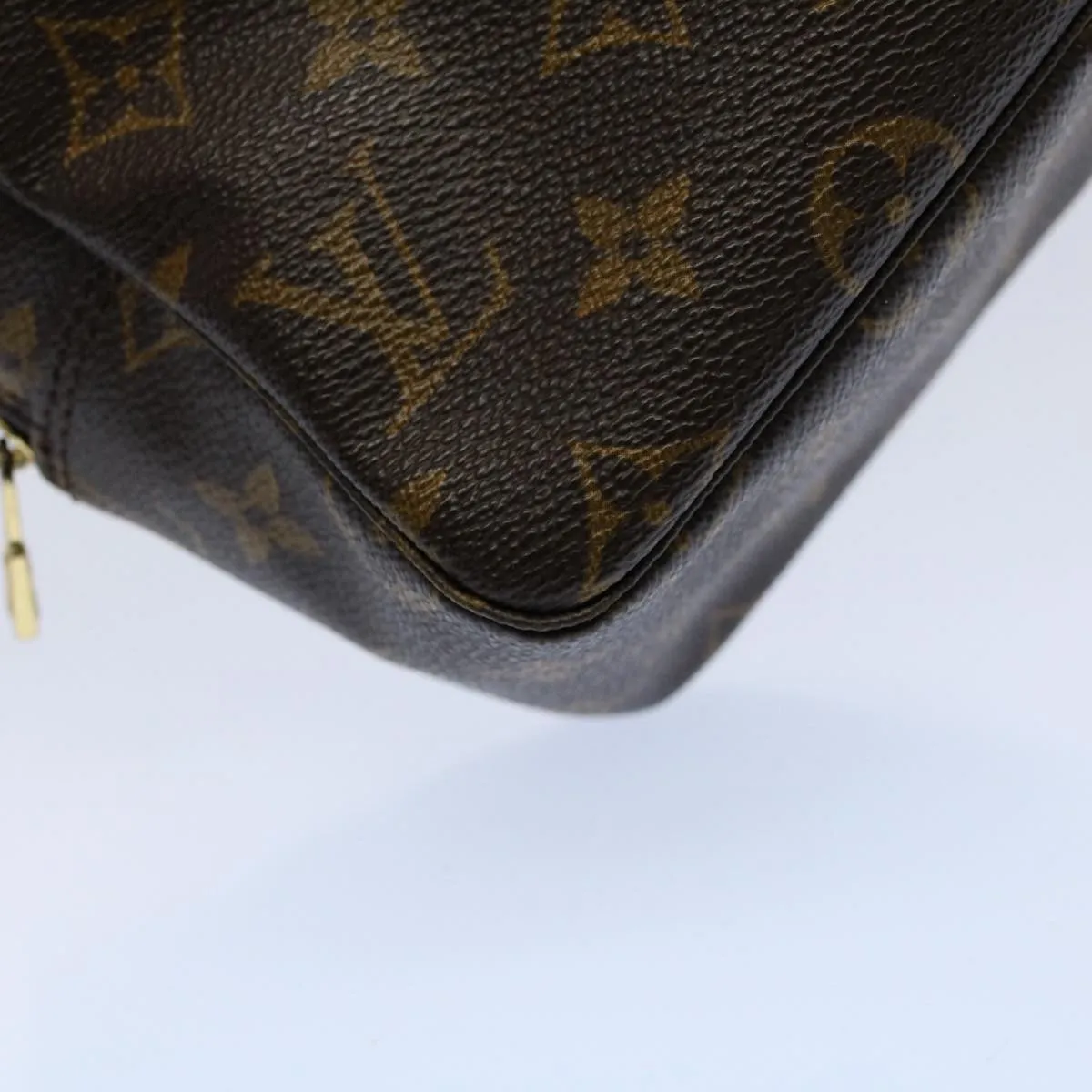 Louis Vuitton Trousse Toilette 28 Clutch