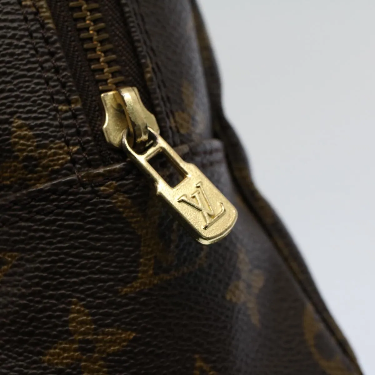 Louis Vuitton Trousse Toilette 28 Clutch