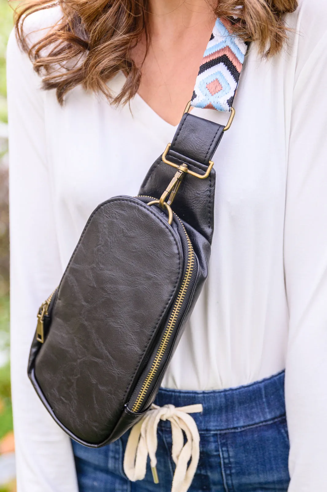 Rowan Sling Bag In Black